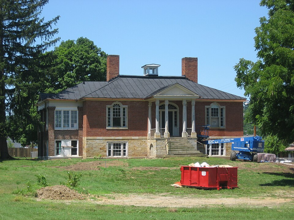 Photograph of Anthony and Susan Cardinal Walke House