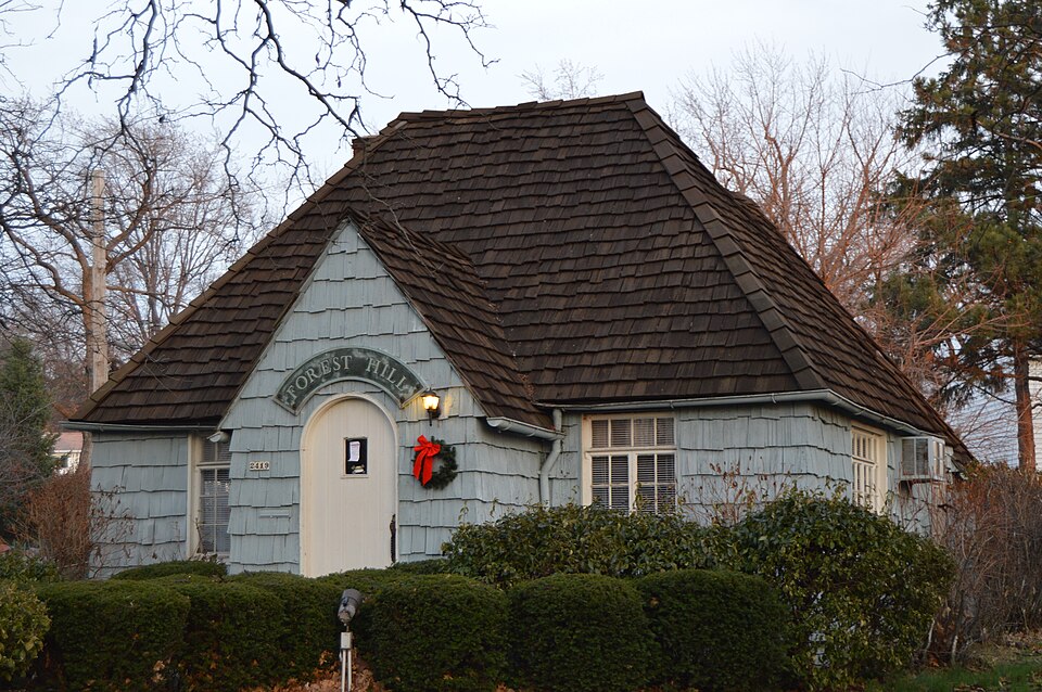 Photograph of Forest Hill Realty Sales Office