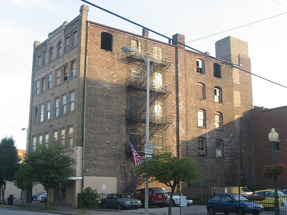 Photograph of Brumberg Building