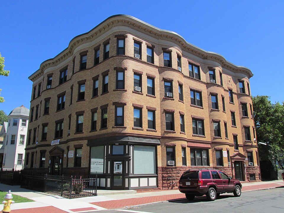 Photograph of Calhoun Apartments
