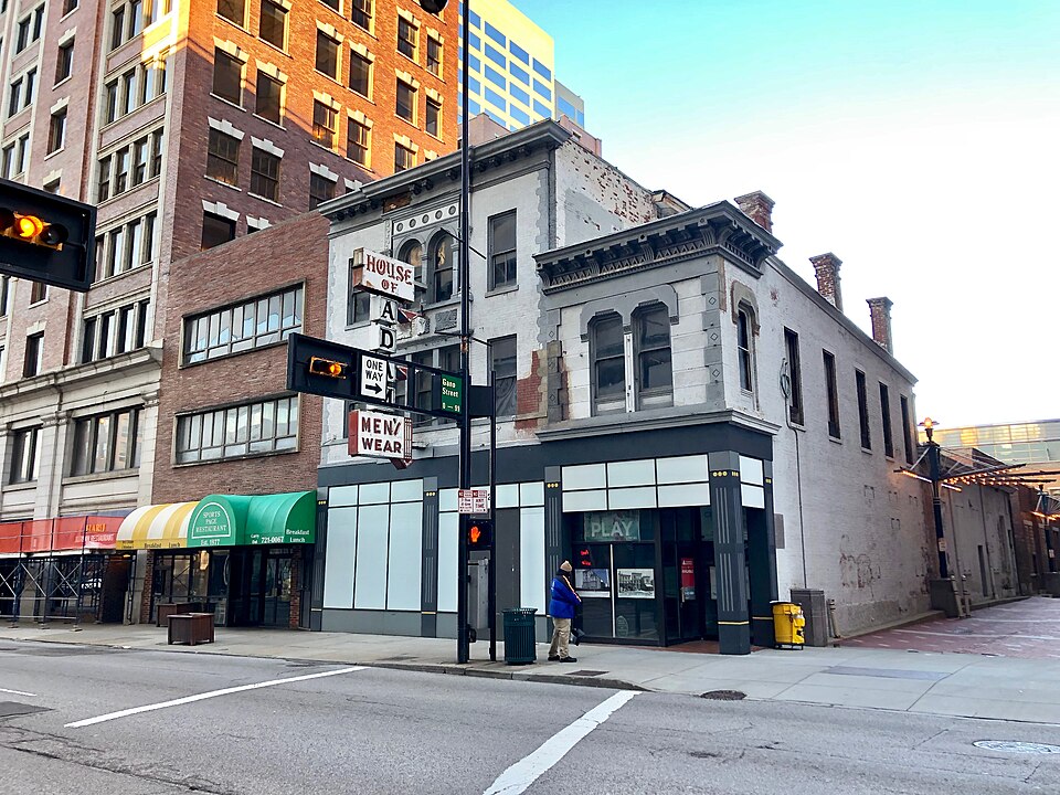 Photograph of Building at 620-622 Vine Street