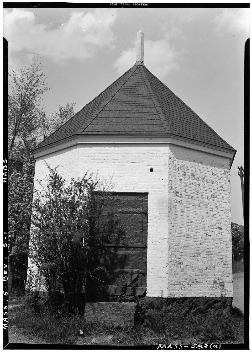 Photograph of Beverly Powder House