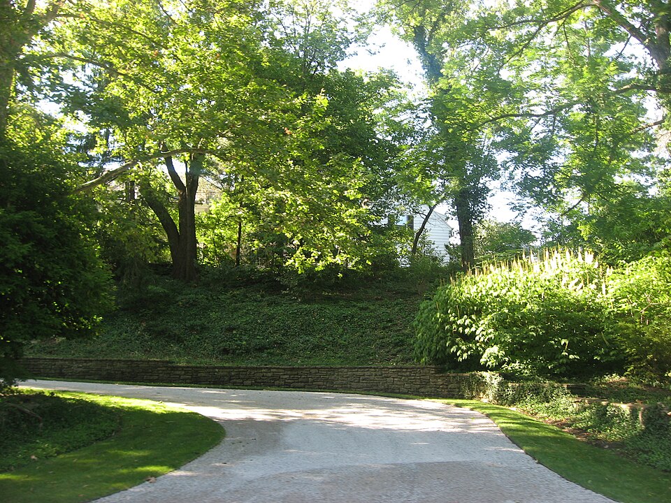Photograph of Gretchen Kroger Barnes Graf House