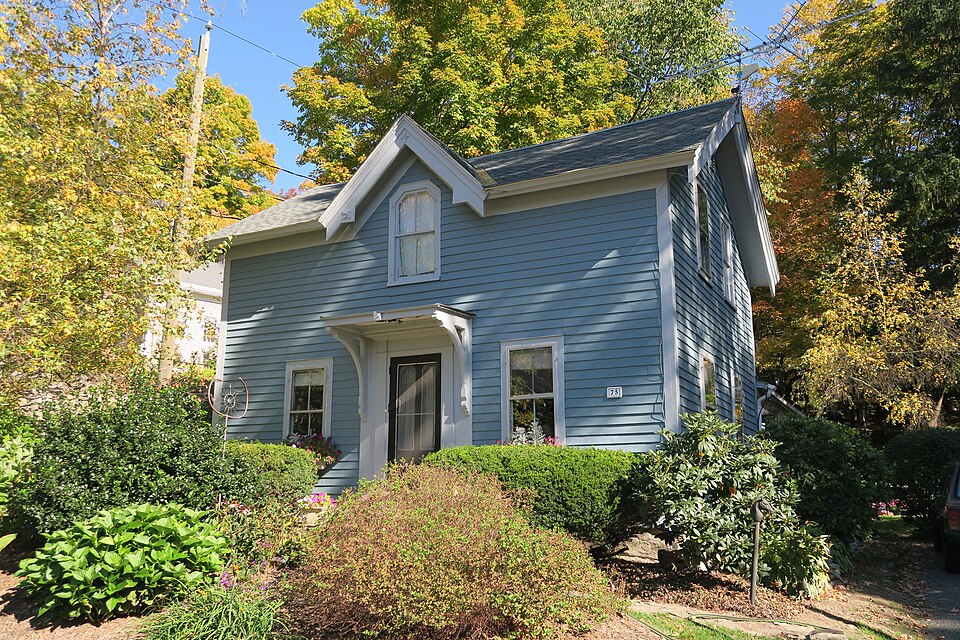 Photograph of East Leverett Historic District