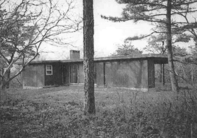 Photograph of Vera and Laszlo Tisza House