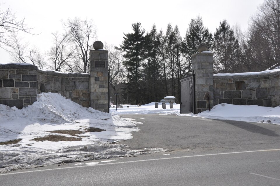 Photograph of Ridgewood Cemetery