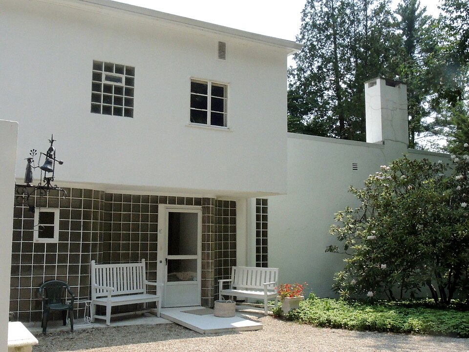 Photograph of Frelinghuysen Morris House and Studio