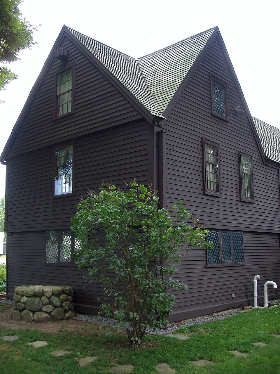Photograph of Claflin-Richards House