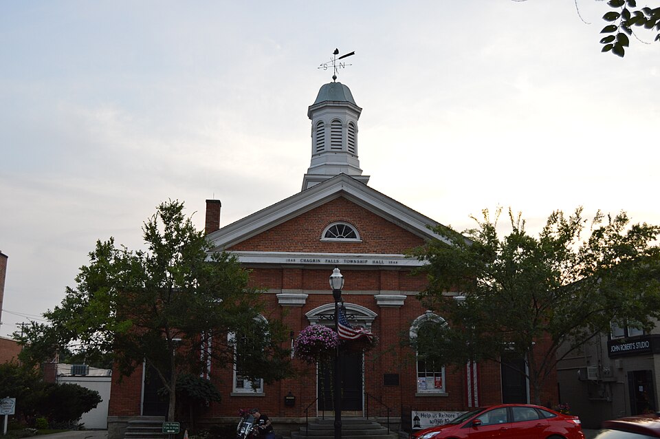 Photograph of Chagrin Falls Township Hall