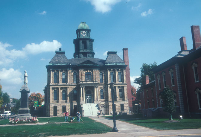 Photograph of Holmes County Courthouse