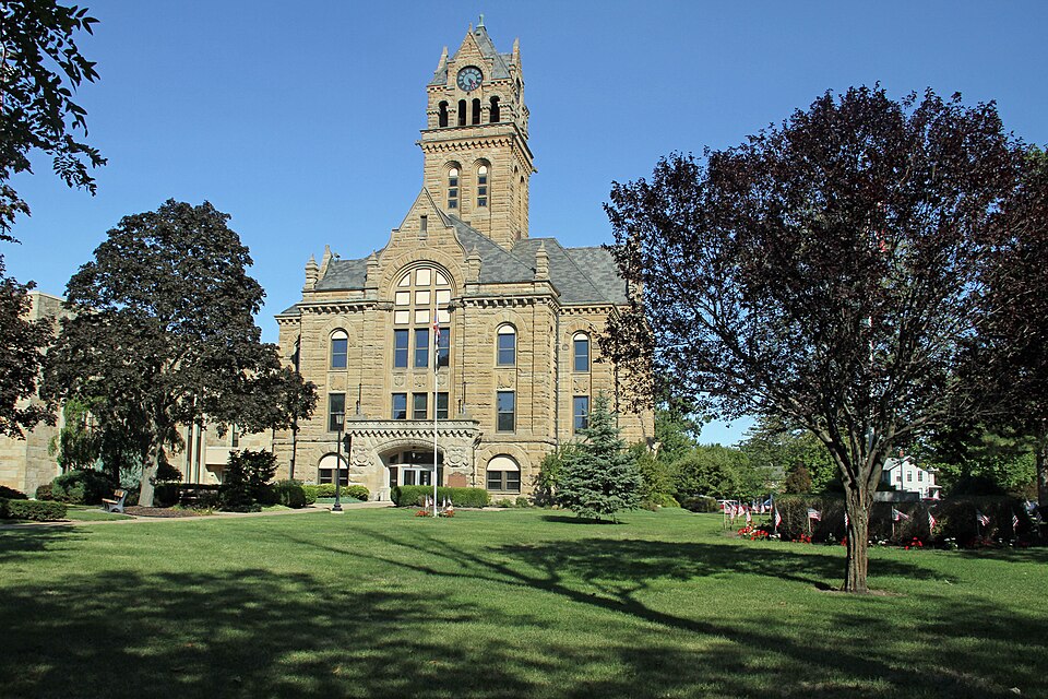 Photograph of Ottawa County Courthouse