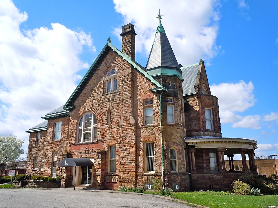 Photograph of Martin Bushnell House