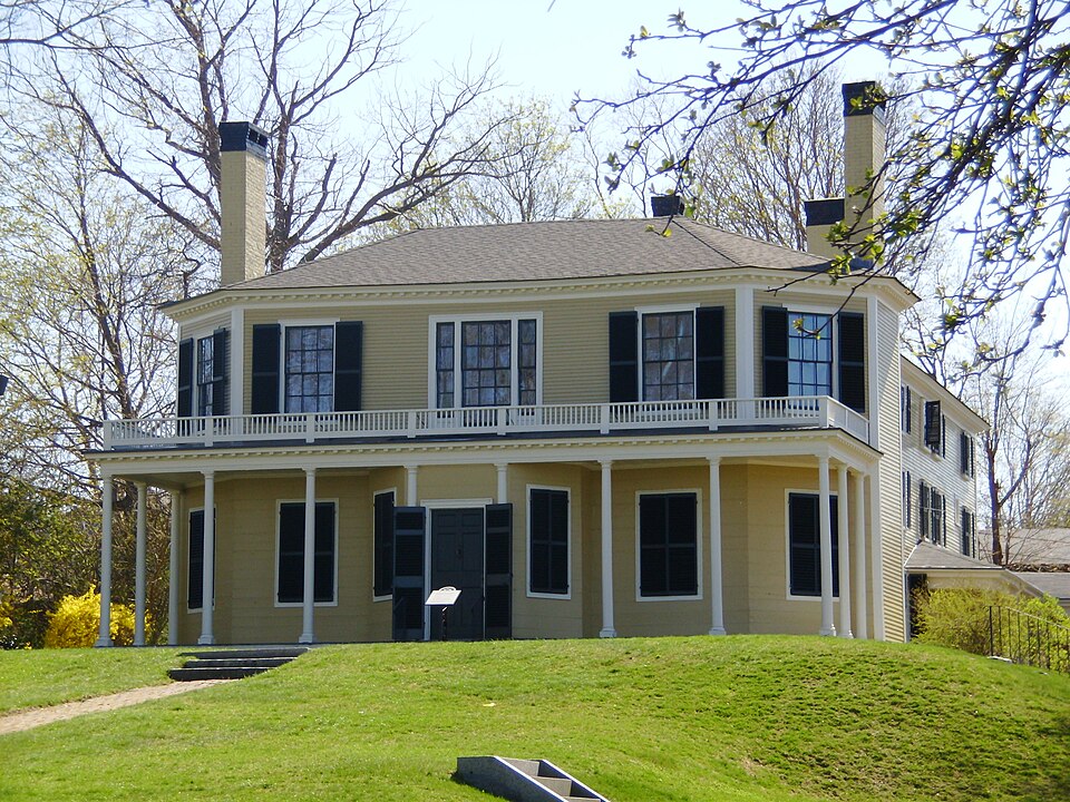 Photograph of Plymouth Antiquarian House