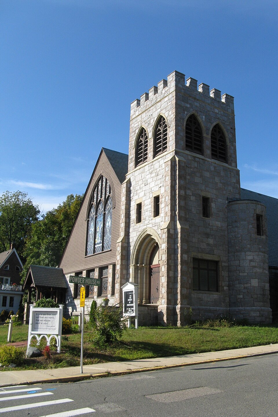 Photograph of Unitarian Universalist Church of Medford and the Osgood House