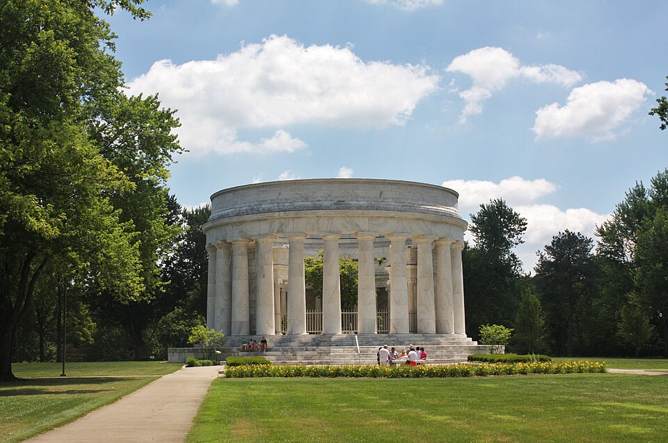 Photograph of Harding Tomb