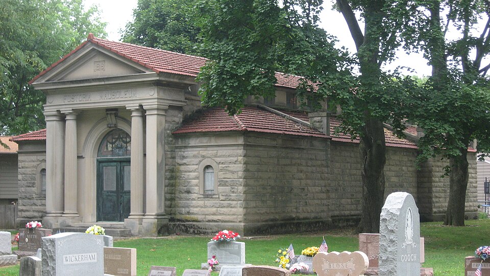Photograph of Fostoria Mausoleum