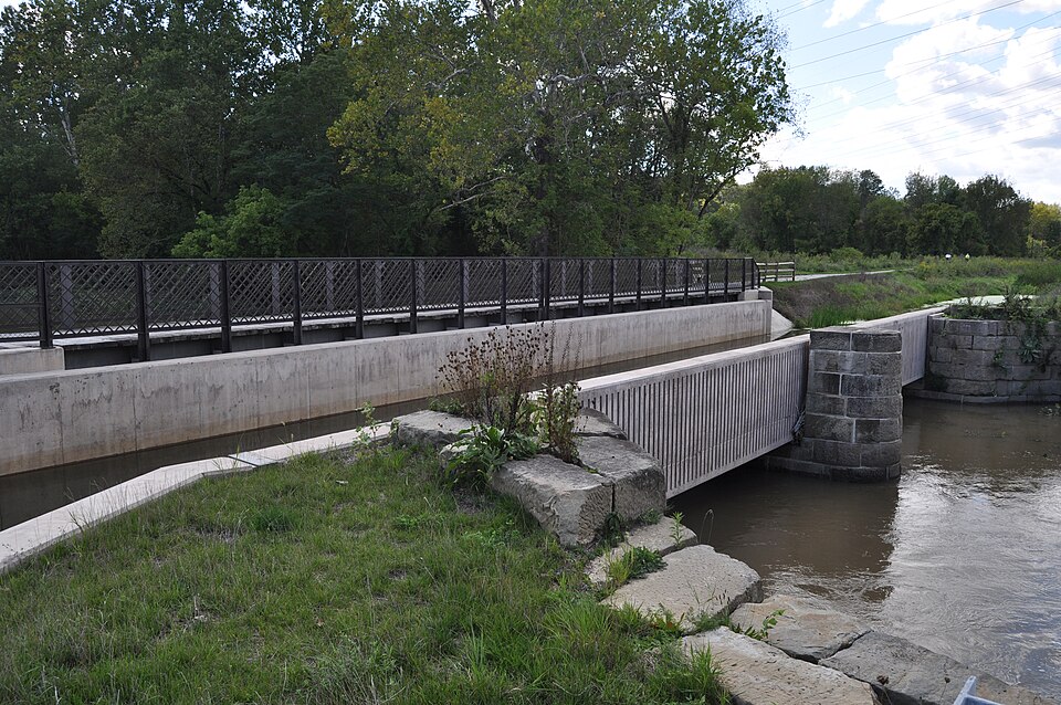 Photograph of Tinkers Creek Aqueduct