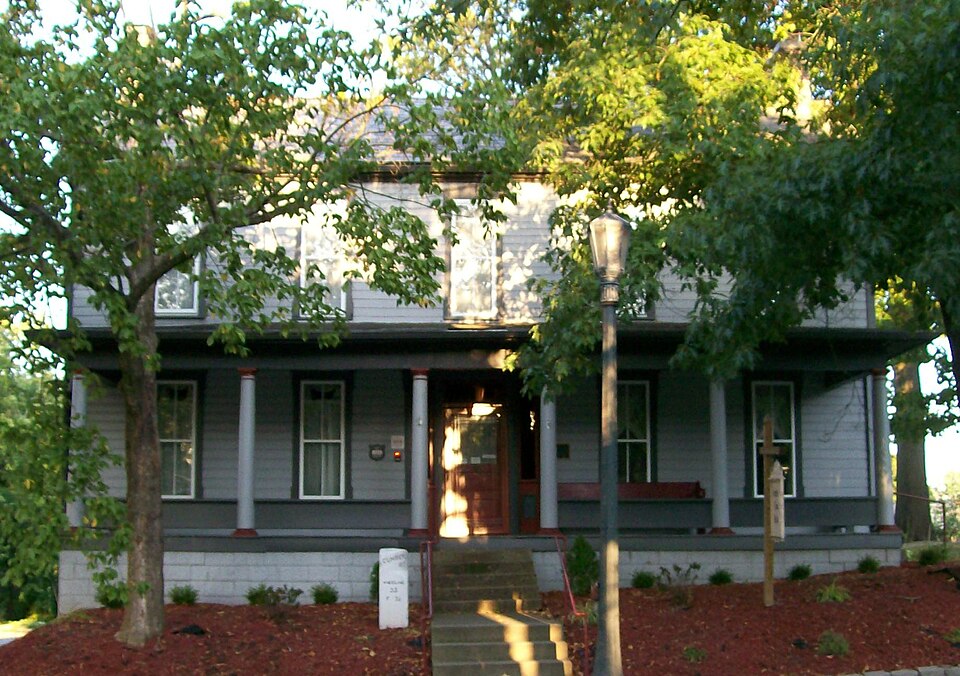 Photograph of McCracken-McFarland House