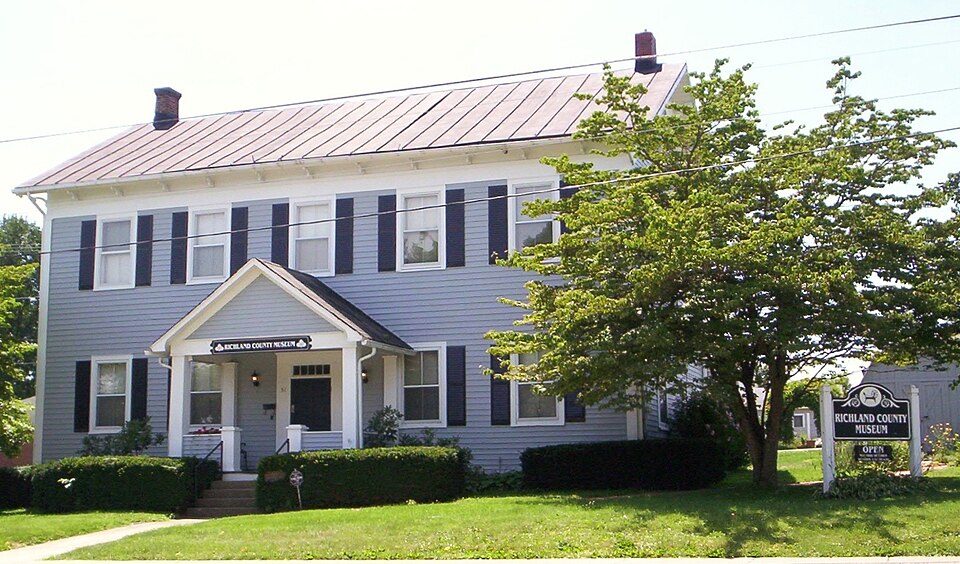 Photograph of First Congregational Church and Lexington School