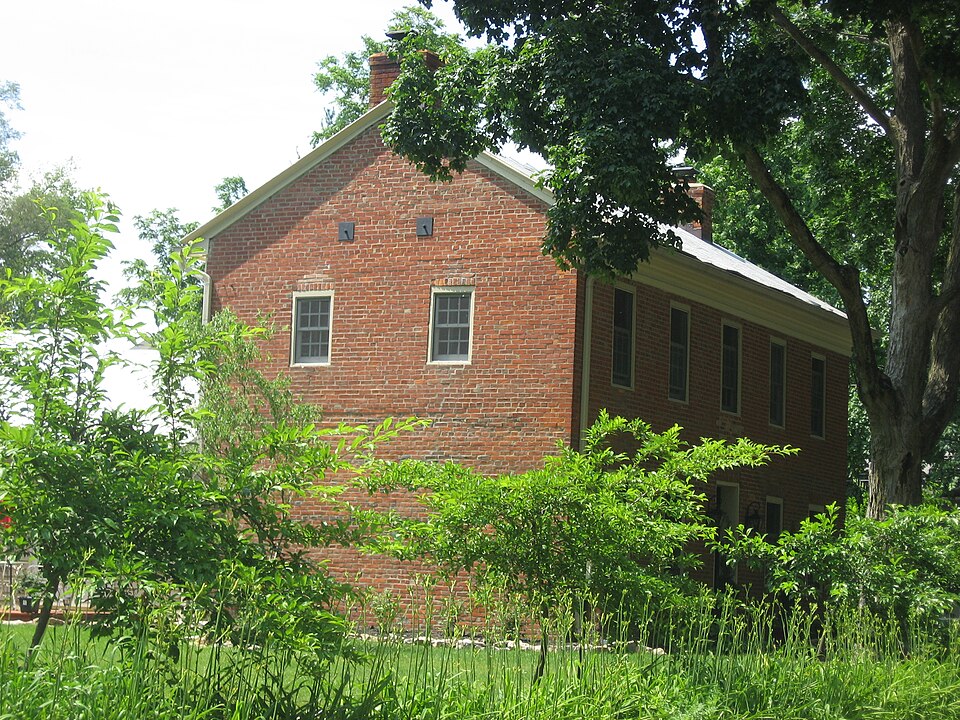 Photograph of Dr. Eli Pinney House
