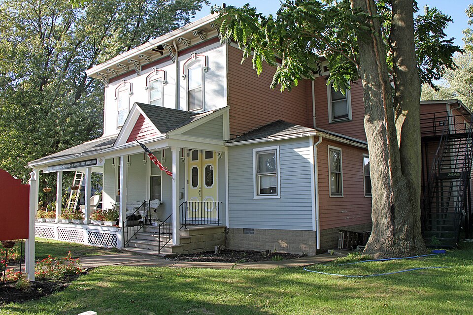 Photograph of Old Pelton Hotel