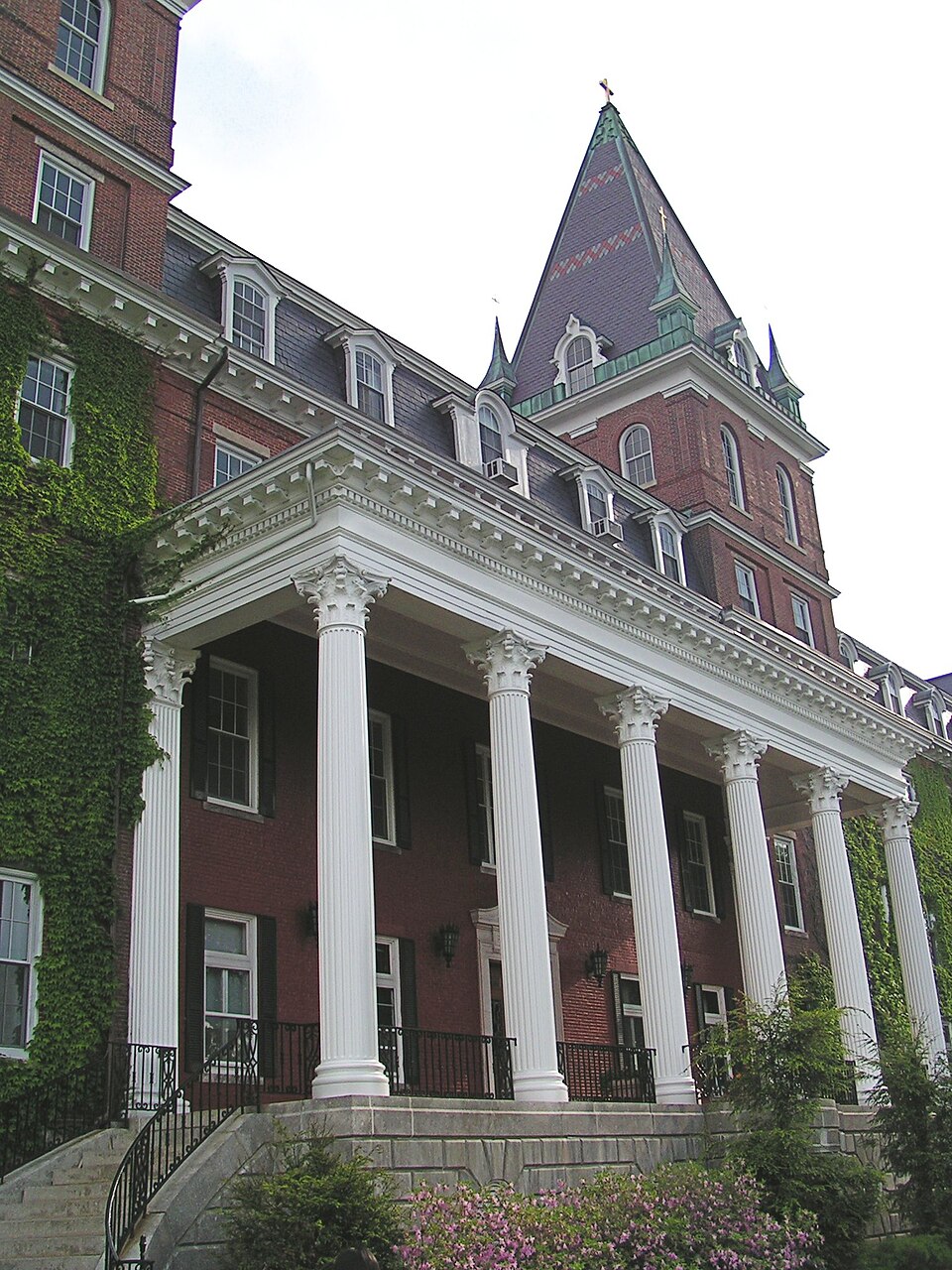 Photograph of Fenwick and O'Kane Halls