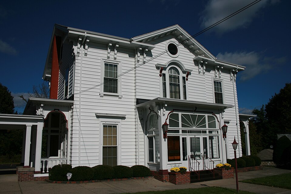 Photograph of Larchmont