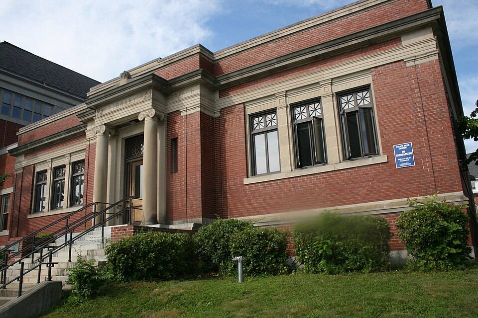 Photograph of Quinsigamond Branch Library