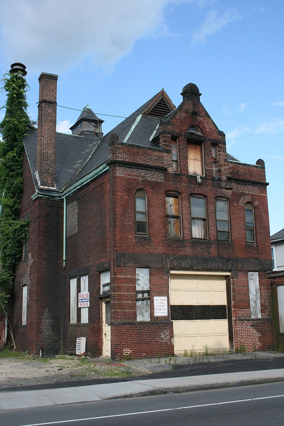 Photograph of Quinsigamond Firehouse