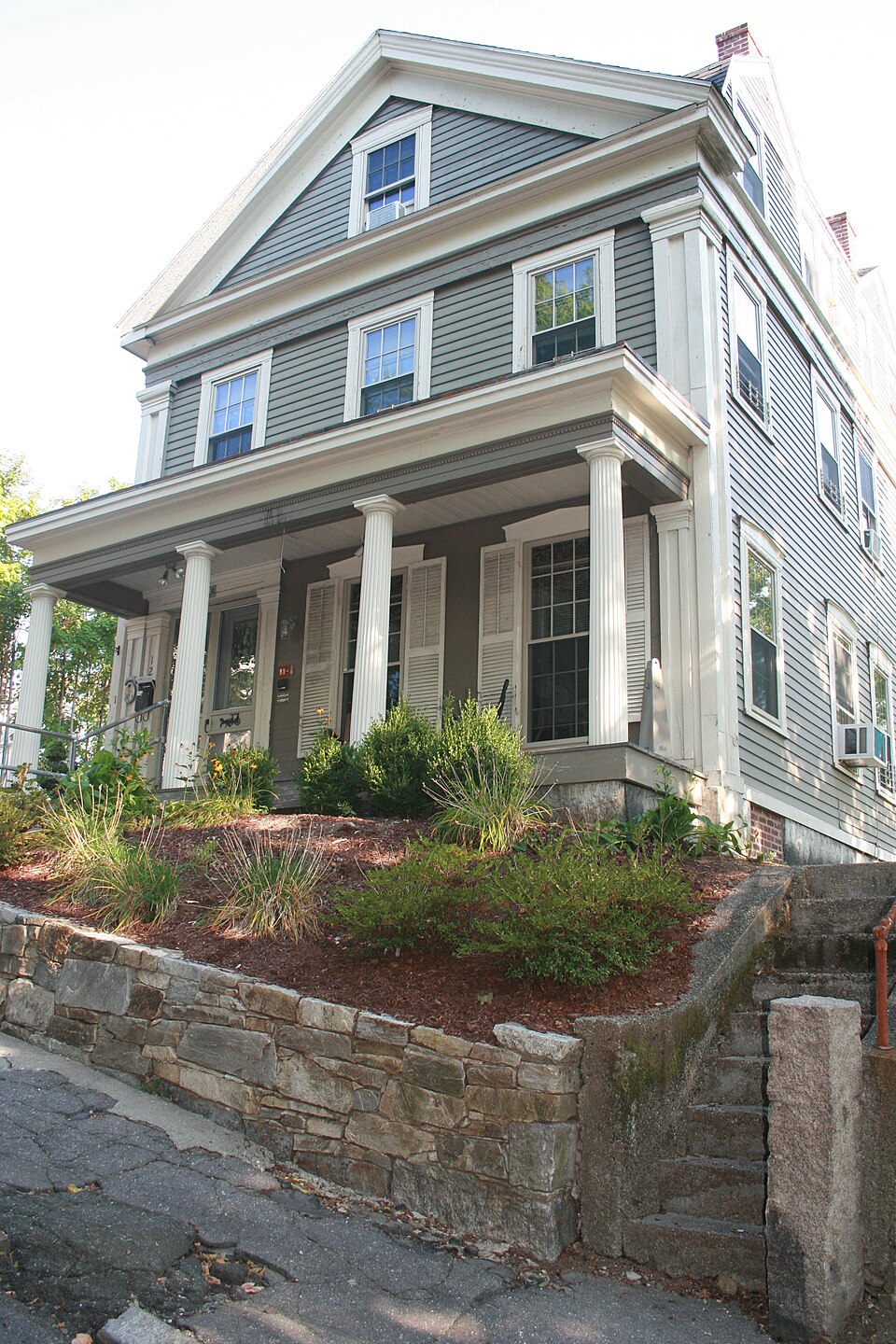 Photograph of Tilley Raymond House