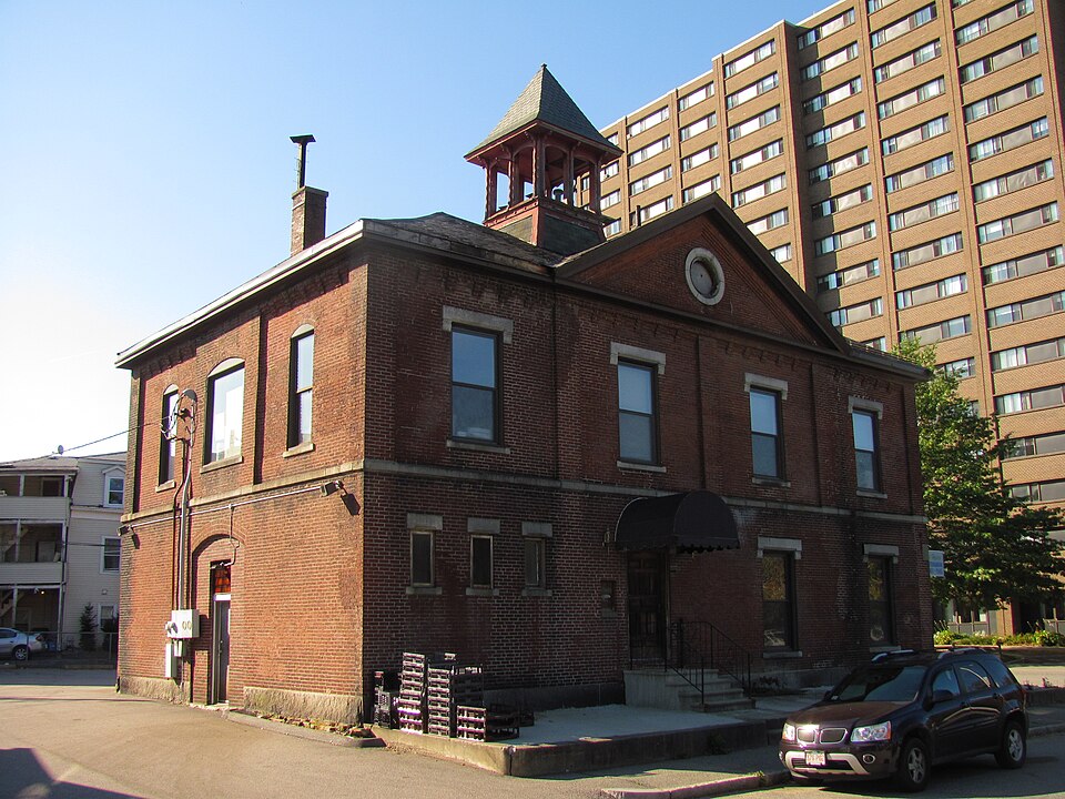 Photograph of Pleasant Street Firehouse