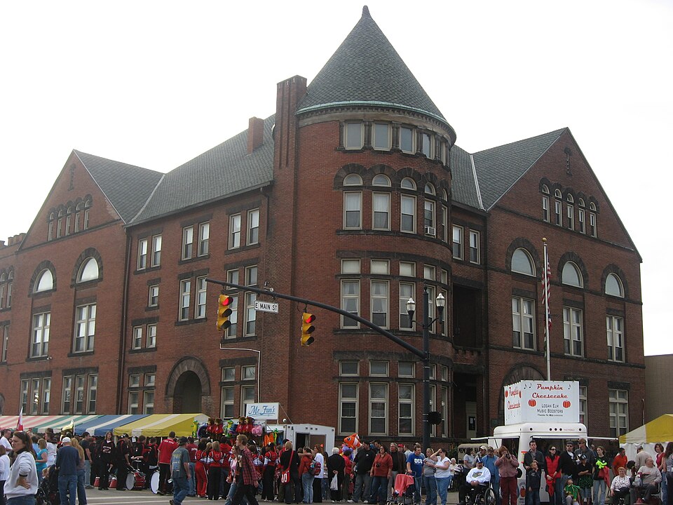 Photograph of Circleville Memorial Hall