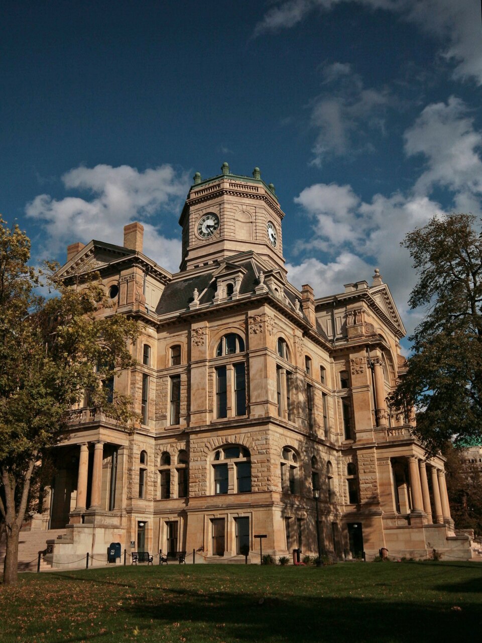 Photograph of Butler County Courthouse