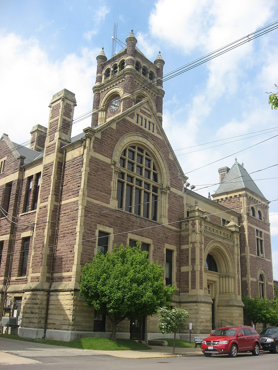 Photograph of Perry County Courthouse