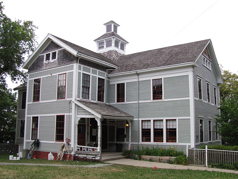 Photograph of Woods Hole School