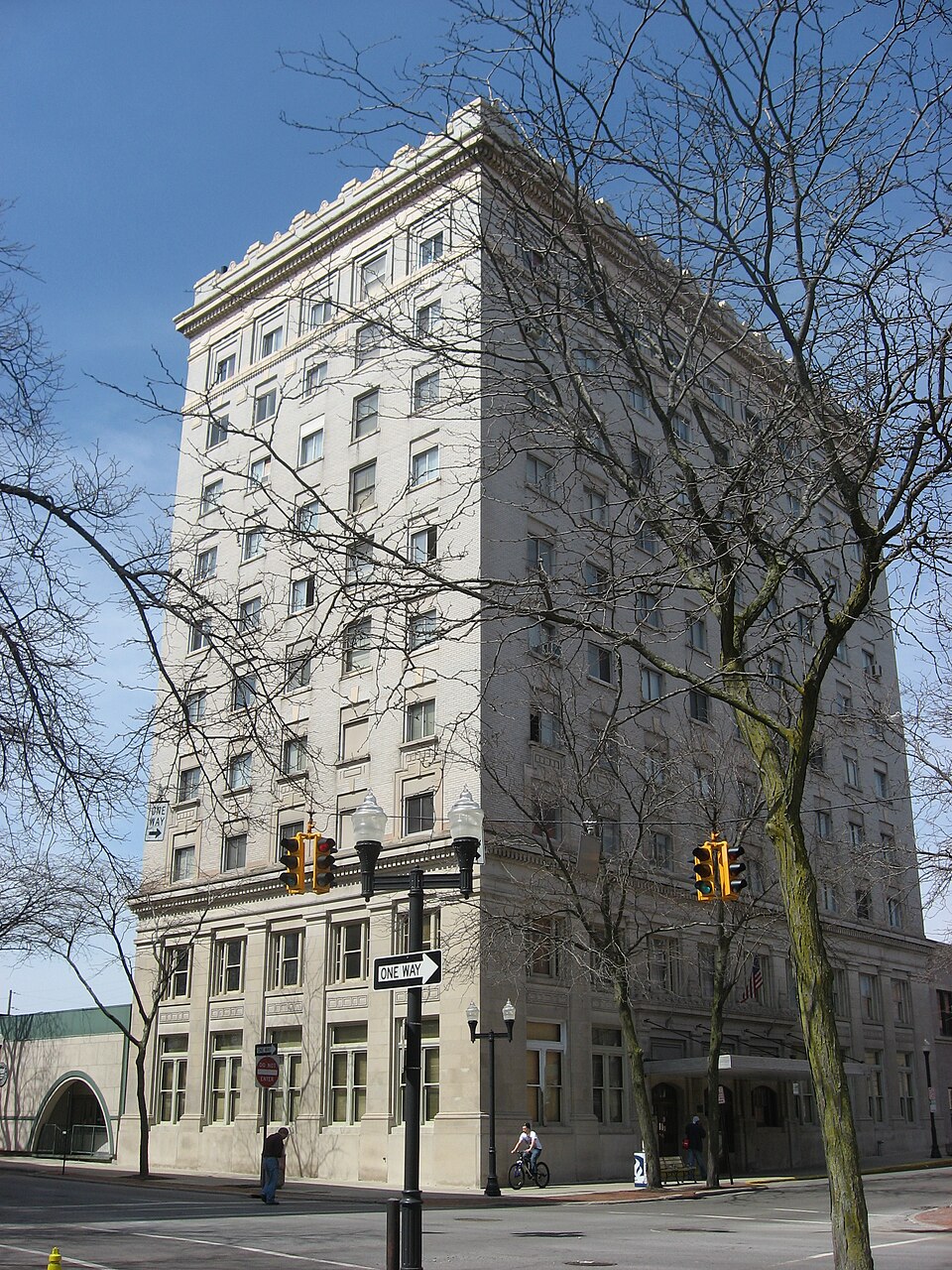 Photograph of Hotel Argonne