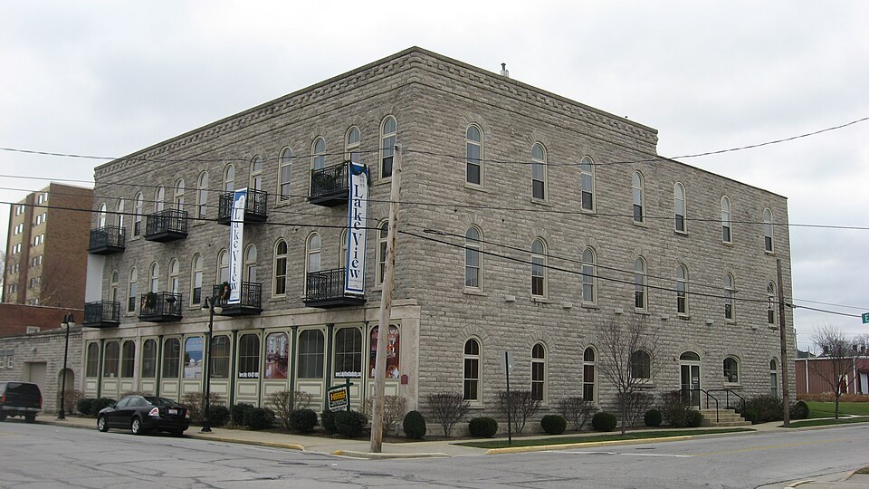 Photograph of Bing's Hotel