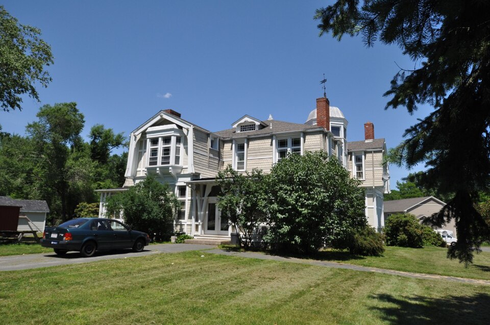 Photograph of Walker-Collis House