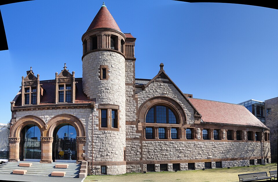 Photograph of Cambridge Public Library