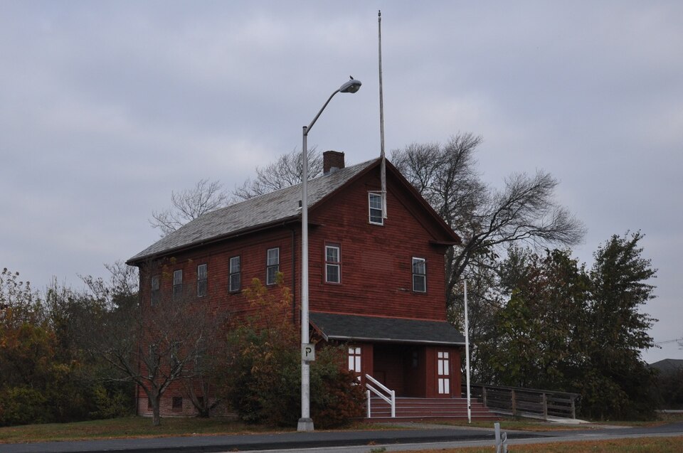 Photograph of Forest Avenue School
