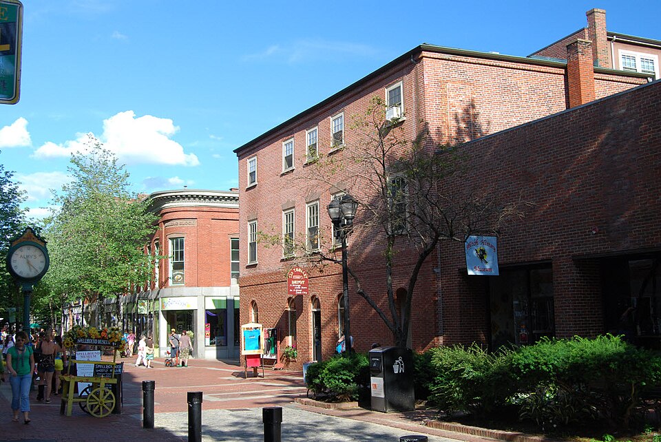 Photograph of Downtown Salem District