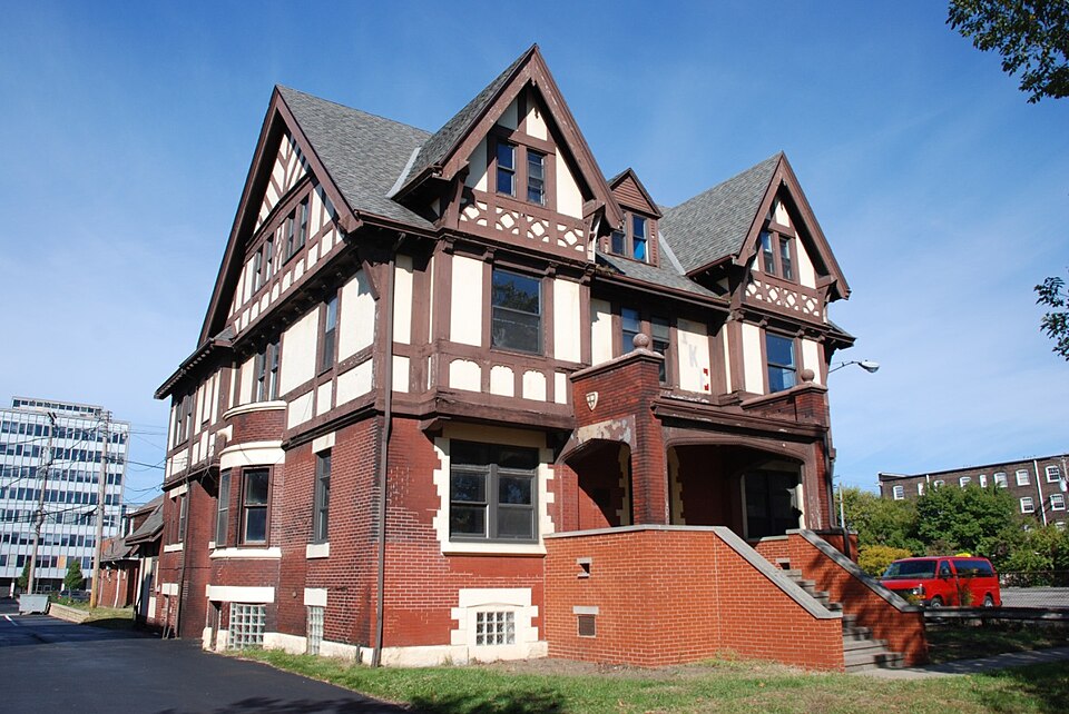 Photograph of Dr. William Gifford House