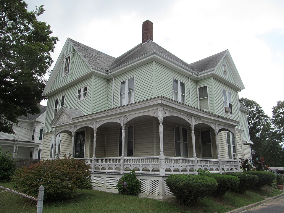Photograph of H. P. Thomas House