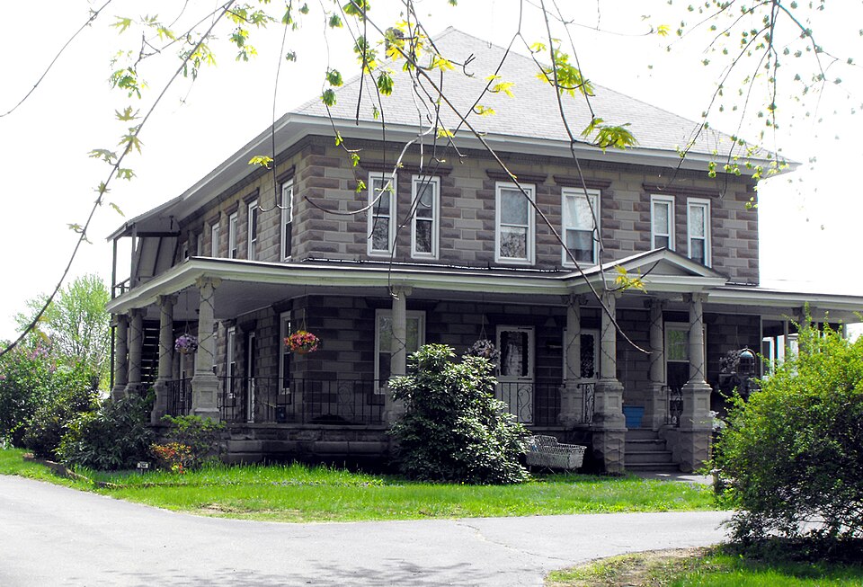 Photograph of House at 262-264 Pelham Street