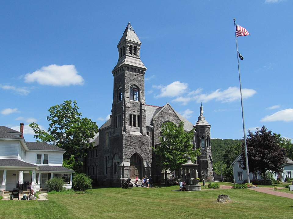 Photograph of Memorial Town Hall