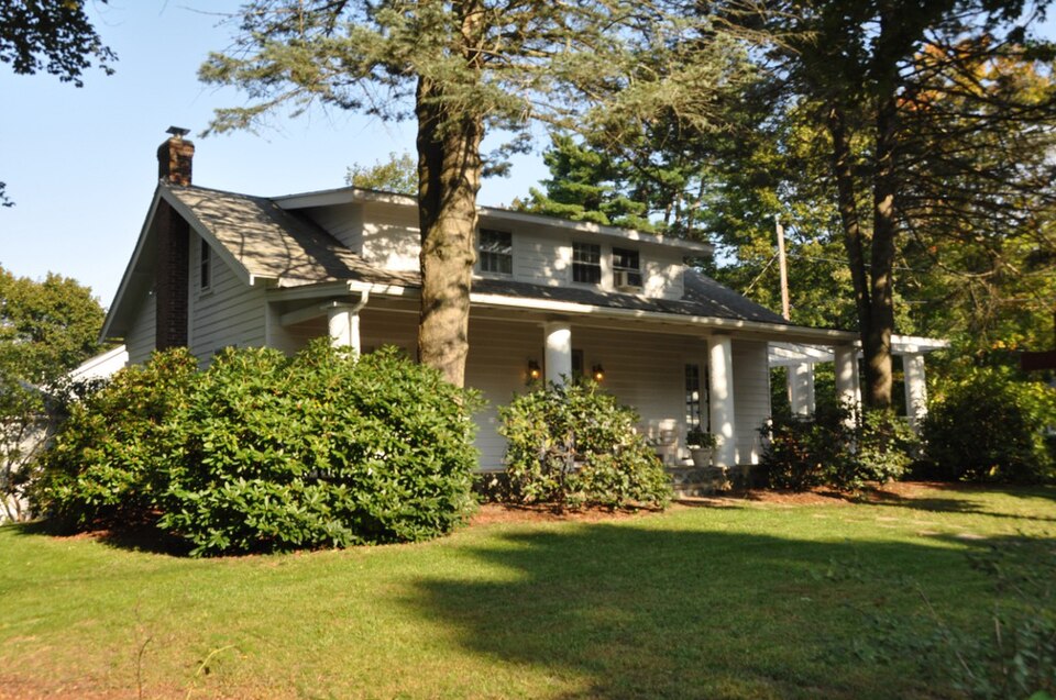 Photograph of Brackett House