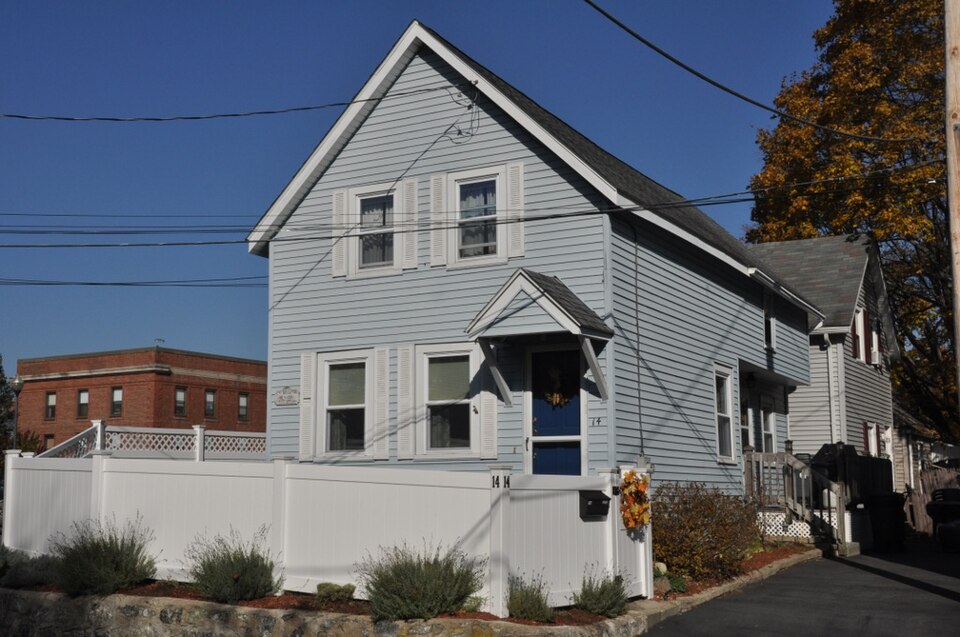 Photograph of Michael Foley Cottage