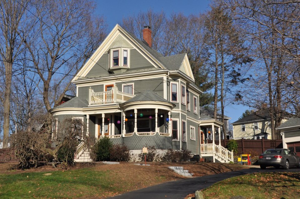 Photograph of House at 129 High Street
