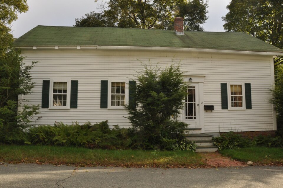 Photograph of House at 19 Tremont Street