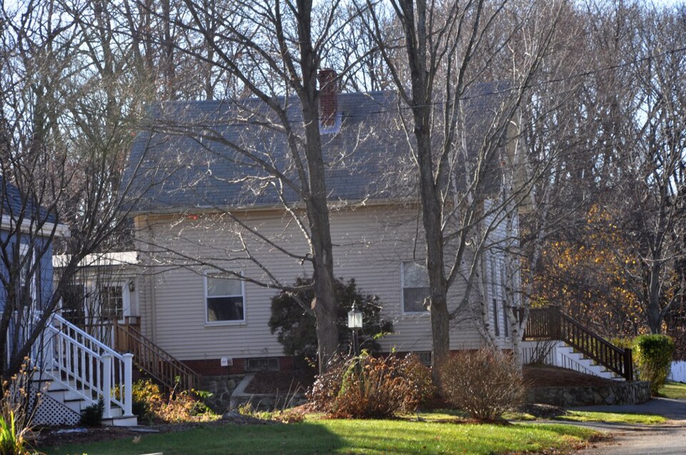 Photograph of House at 26 Center Avenue